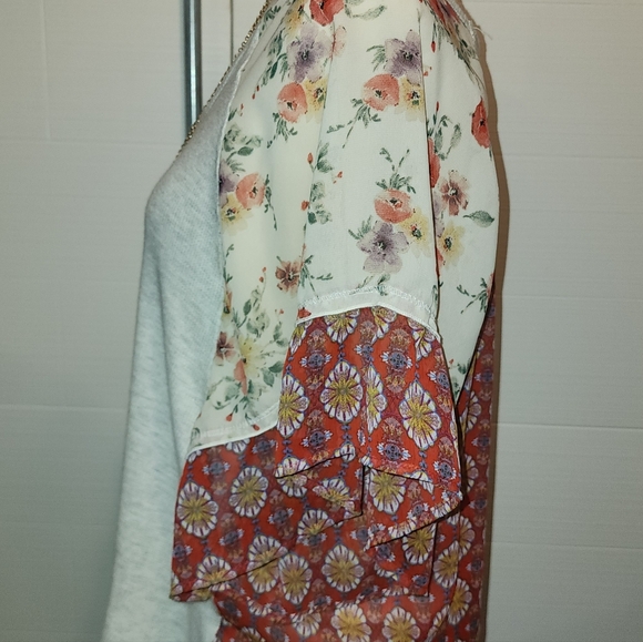 Hummingbird Floral and Gray Blouse - Picture 5 of 12